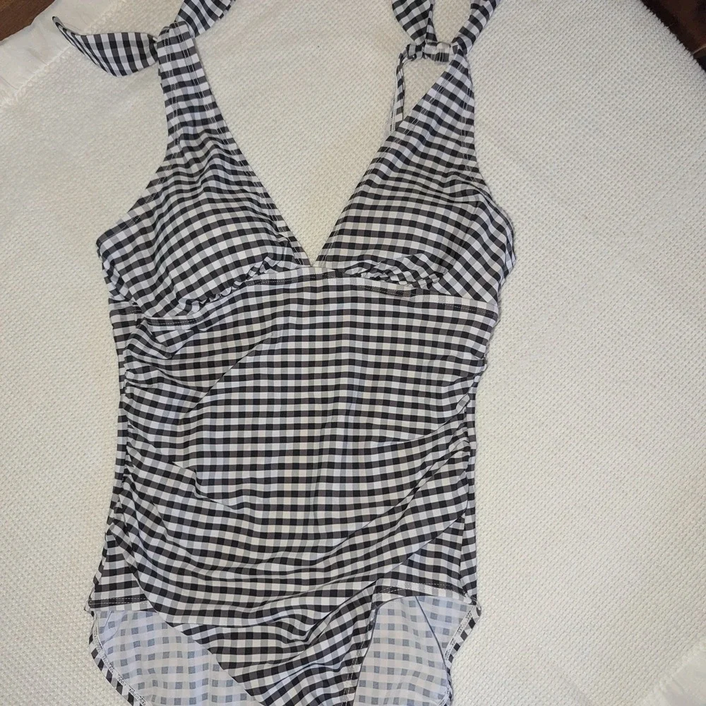 Merona Black and White‎ One Piece Swimsuit with Classic Design